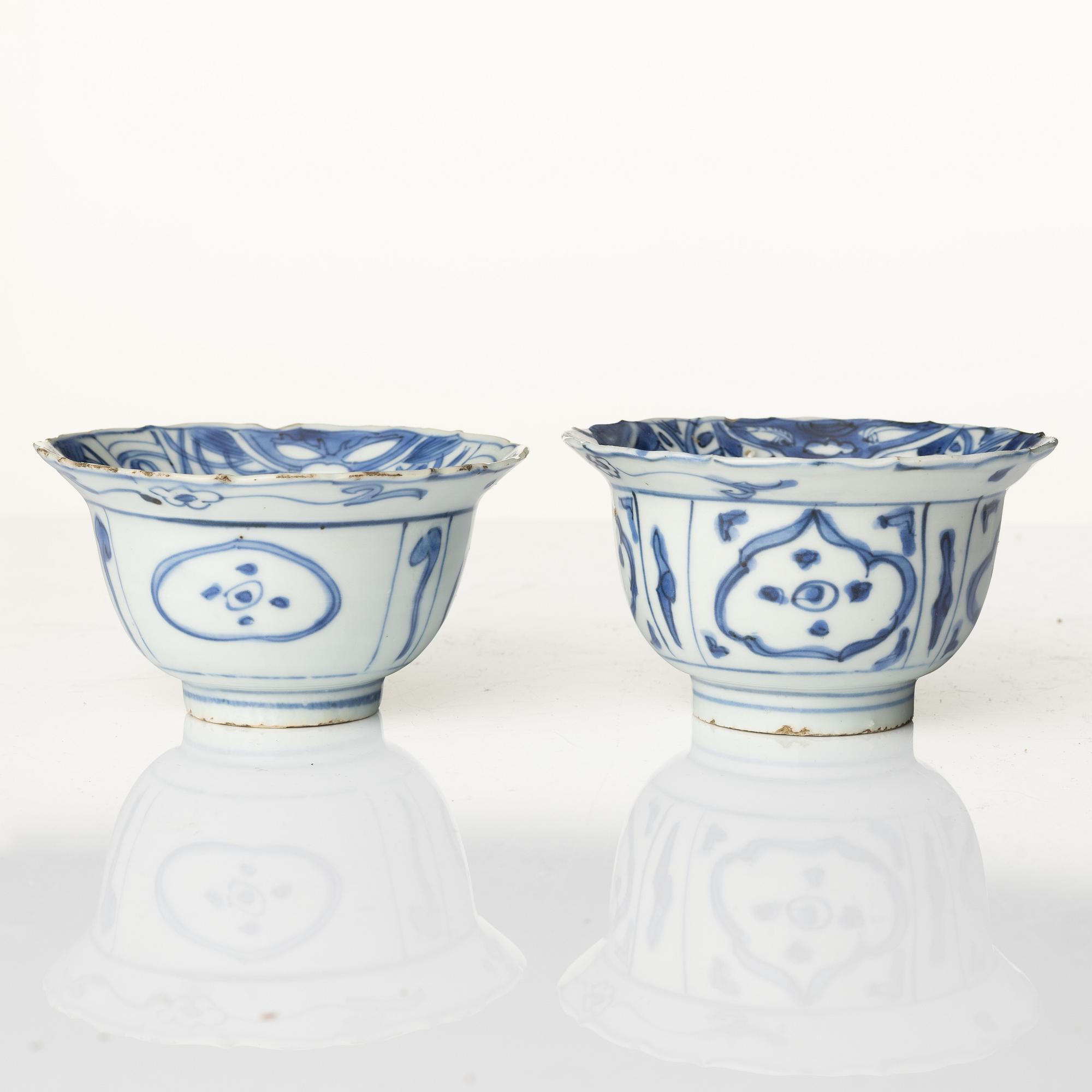 A group of four blue and white bowls, 17/18th century.