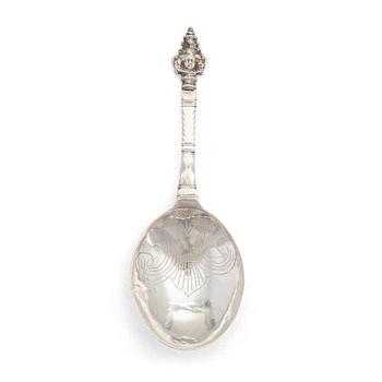 225. A Swedish 18th Century parcel-gilt silver spoon, mark of Lars Pihl, Västervik (1730-1755).