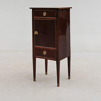 POTTSKÅP, sengustaviansk stil, 1800-talets andra hälft.