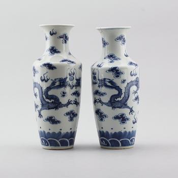 VASER, 1 par, porslin, Kina, 1700-/1800-tal.