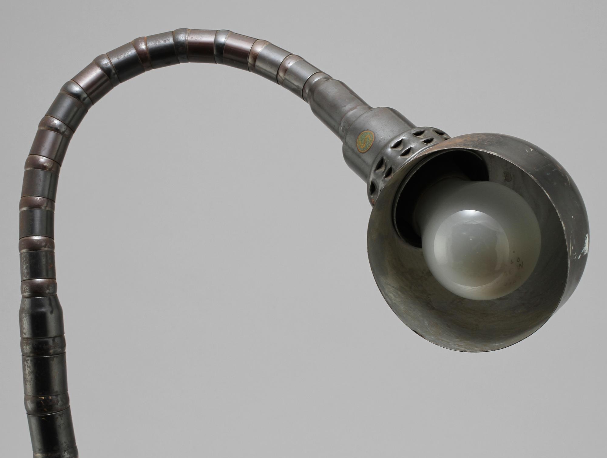BORDSLAMPA, Brottby Mek Verkstad AB, Mölndal, 1900-talets första hälft.
