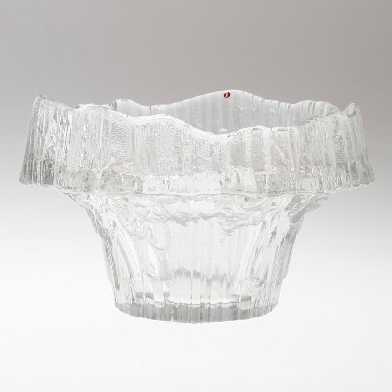 A signed Stellaria glass bowl by Tapio Wirkkala for Iittala.