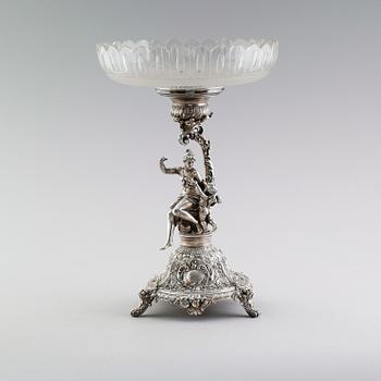 BORDSUPPSATS, nysilver och glas, renässansstil, 1800-talets andra hälft.