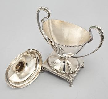 SOCKERSKÅL, silver, empirestil, Carl Gustaf Hallberg, Stockholm, 1910. Vikt 595 g.