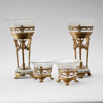 SKÅLAR, 4 st, förgylld metall och glas, Louis Seizestil, omkring år 1900.