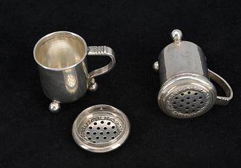SALT- OCH PEPPARSTRÖARE, silver, troligen Norge, 1900-talets mitt.
