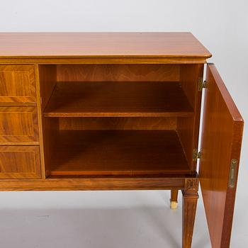 A mid 20th century gustavian style veneered sideboard by Abrahamsons Möbelfabrik AB.