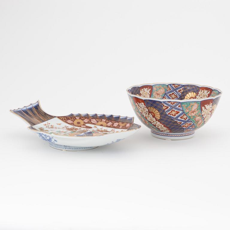 Serveringsfat och serveringsskål, porslin, Japan, 1900-talets senare del.