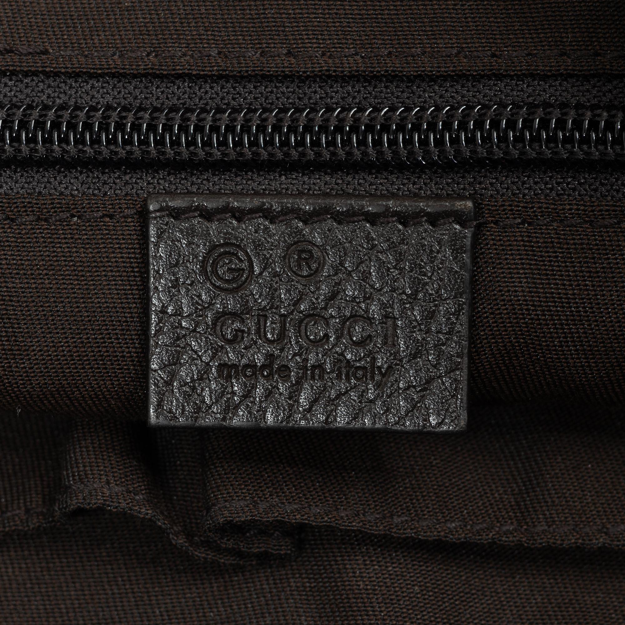 Gucci, bag, "Messenger bag" and toiletry bag.