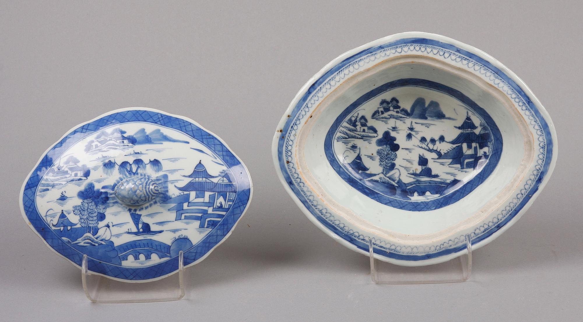LOCKKAROTT, porslin, Kina 1800-talets första hälft.