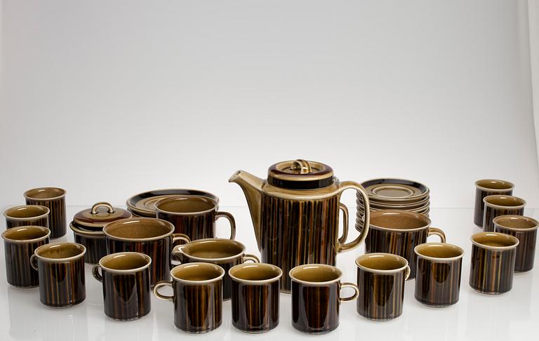 KAFFESERVIS, 18 delar samt TEKOPPAR, 3 st, "Kosmos" design Gunvor Olin-Grönqvist, Arabia 1970-tal.