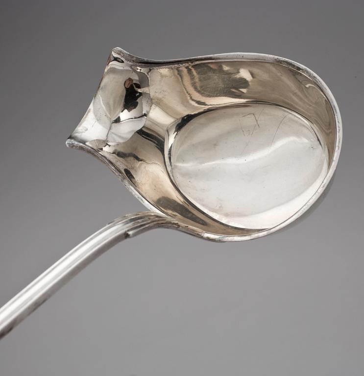 SOPPSLEV, silver, Frans Jacob Befwe, Stockholm 1918. Vikt 146 gram.