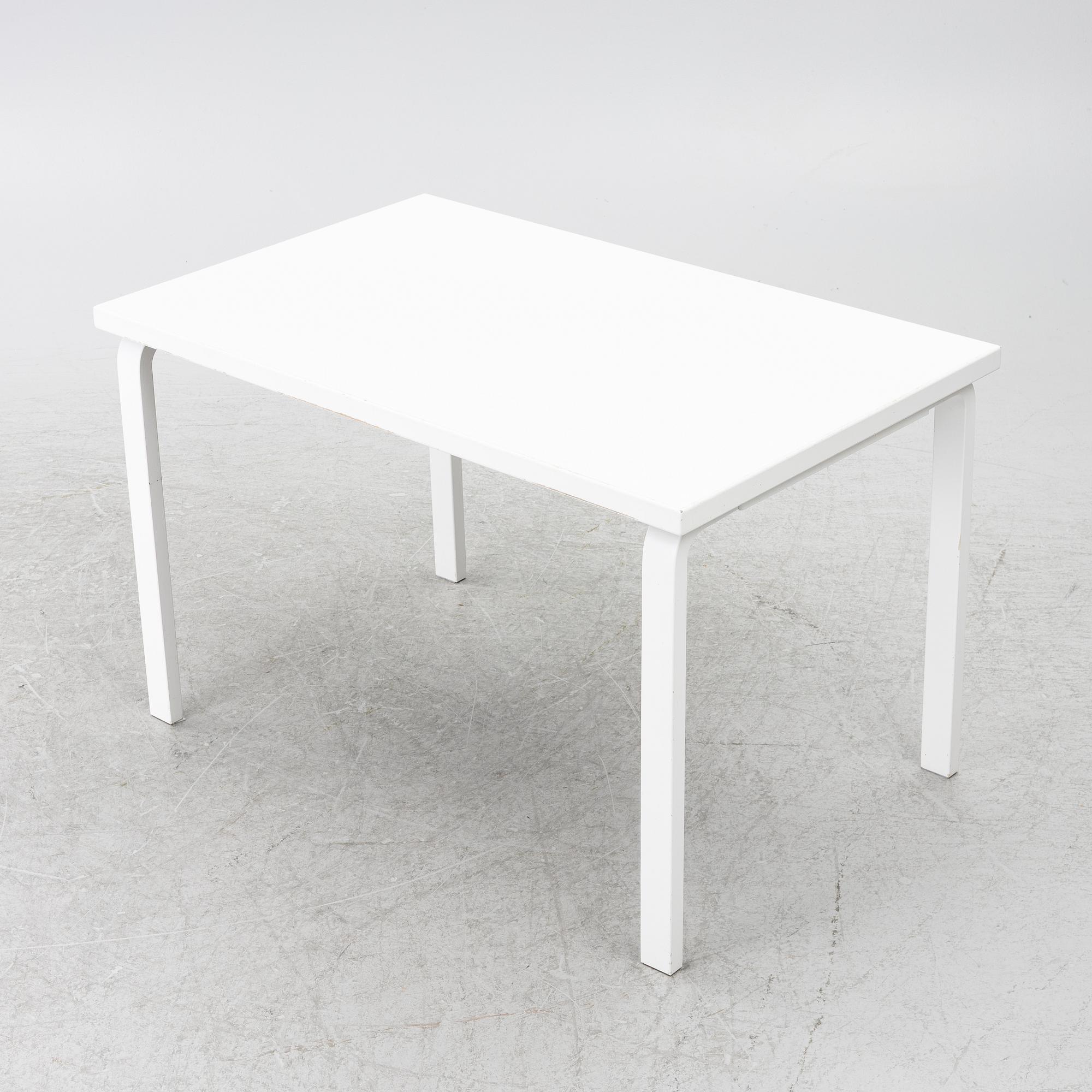 Alvar Aalto, Table, Artek, 2000.