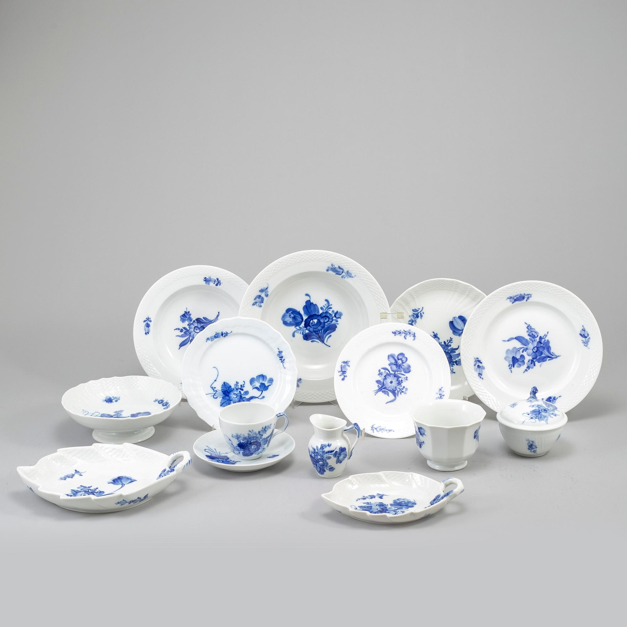 40 pcs of porcelain from Royal Copenhagen.