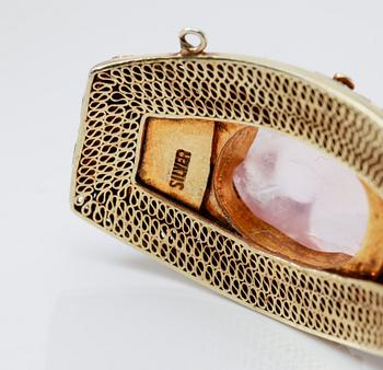 ARMBAND, förgyllt silver och rosatonade stenar, 1900-talets första hälft.