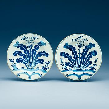 1935. A pair of blue and white plates, Qing dynasty, Qianlong (1736-95).
