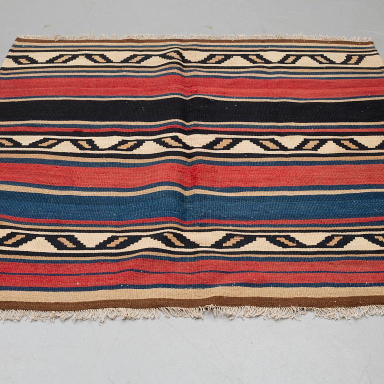MATTA, kelim, ca 173 x 156 cm.
