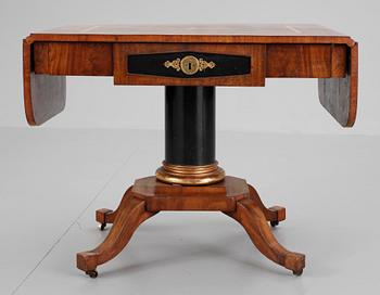 KLAFFBORD, empire, 1800-talets första del.