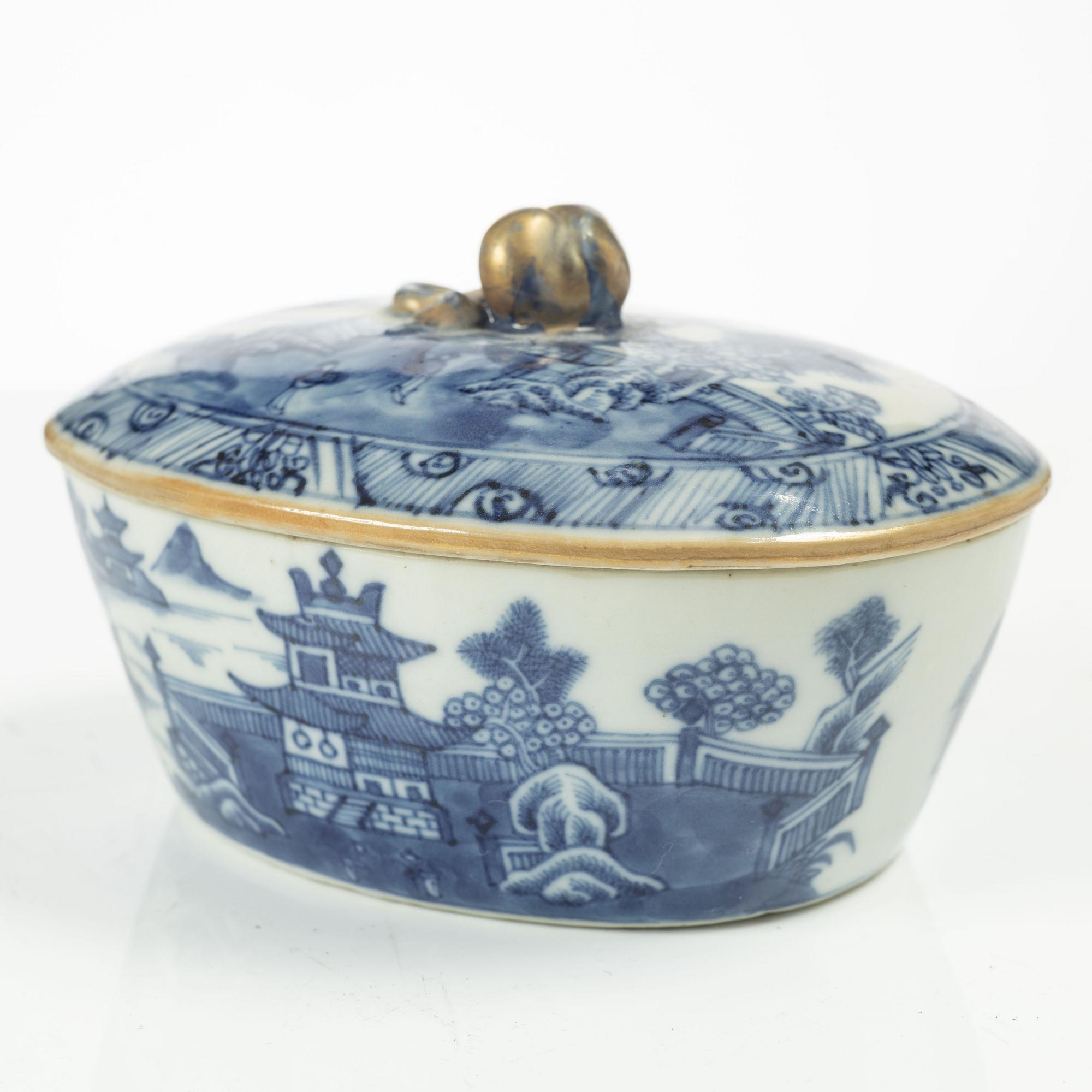 Smörterrin med lock och fat, Kina, Qing dynastin, Qianlong (1736-95).
