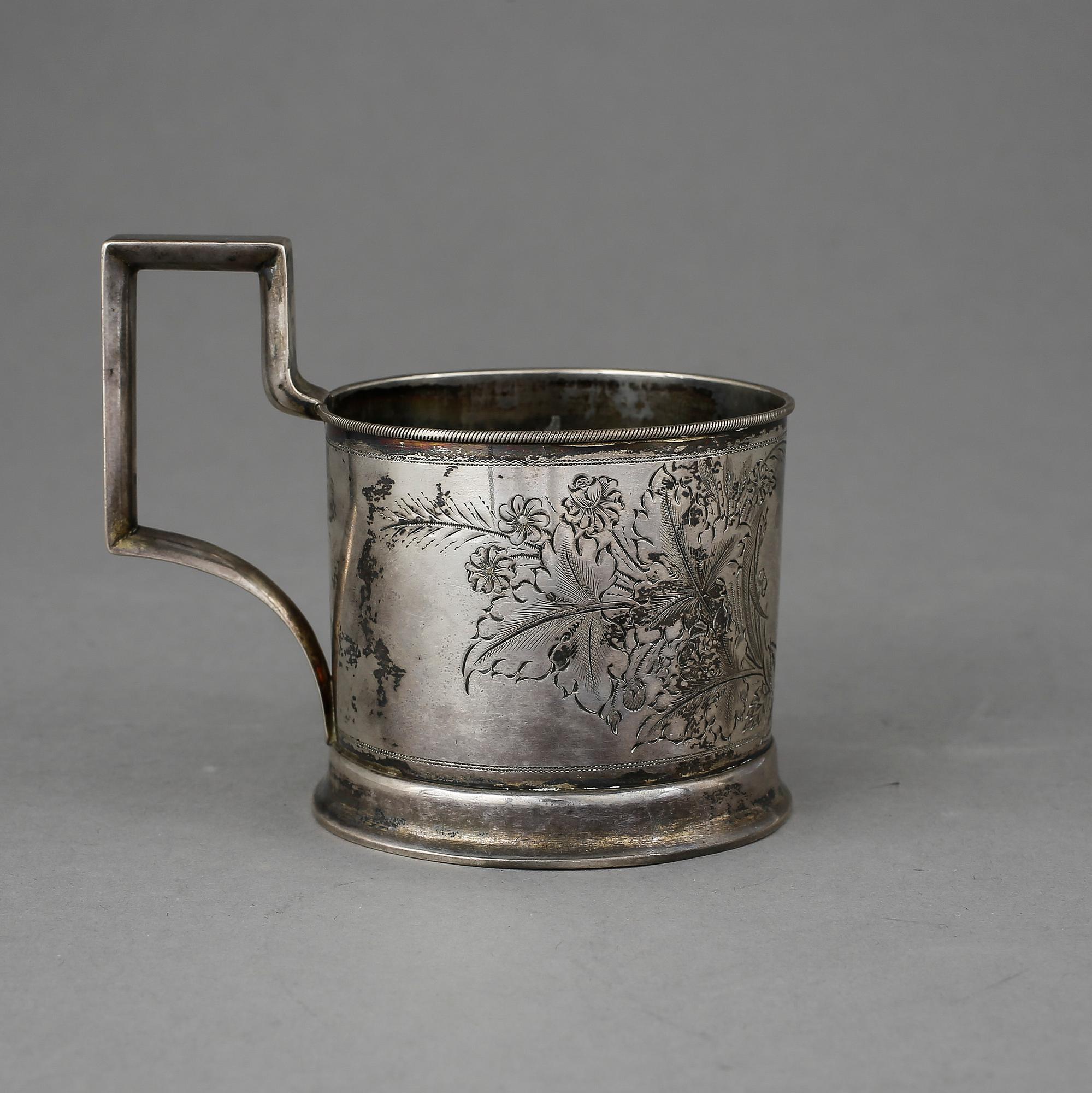TEGLASHÅLLARE, silver, Ryssland 1891. Vikt ca 95 gram.