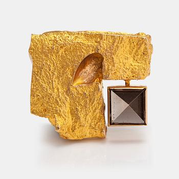 Björn Weckström, A 14K gold brooch "Crystal and cut" with a smoaky quartz. Lapponia 1967.