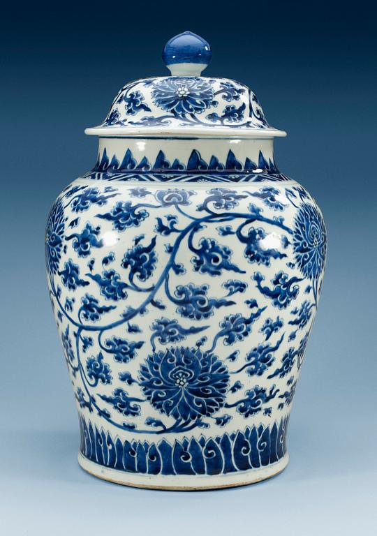 URNA med LOCK, porslin. Qing dynastin, Kangxi (1662-1722).