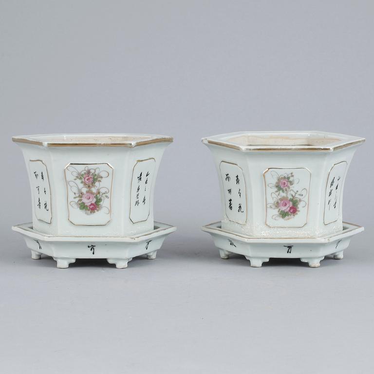 YTTERFODER,  ett par, porslin, Kina, 1800/1900-tal.
