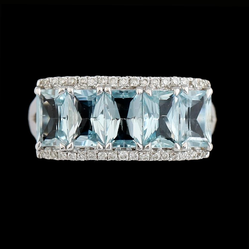 RING, 18K vitguld, akvamariner tot ca 2.17 ct, diamanter tot ca 0.20 ct.