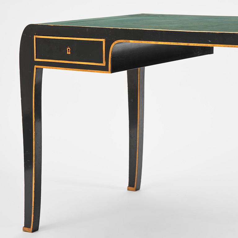 Carl Hörvik, a Swedish Grace desk, Nordiska Kompaniet, for Les Arts Décoratifs Suédois, Paris, 1928.