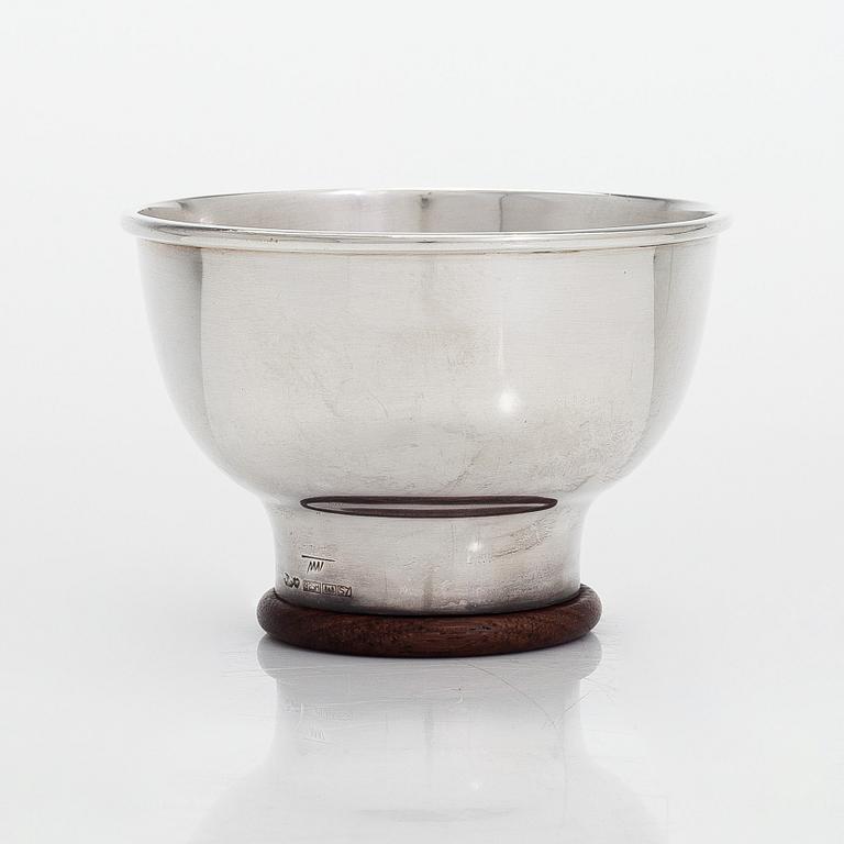Tapio Wirkkala, a three-piece sterling silver and rosewood coffee set with tray, Kultakeskus, Hämeenlinna  1959-1971.