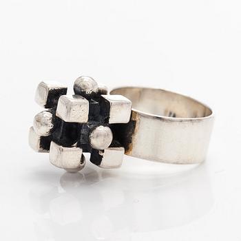 Pentti Sarpaneva, ring, silver. Turun Hopea, Åbo 1969.