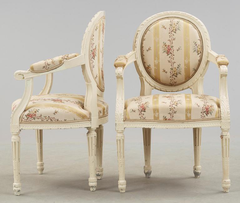 KARMSTOLAR, ett par, Louis XVI-stil, 1900-tal.