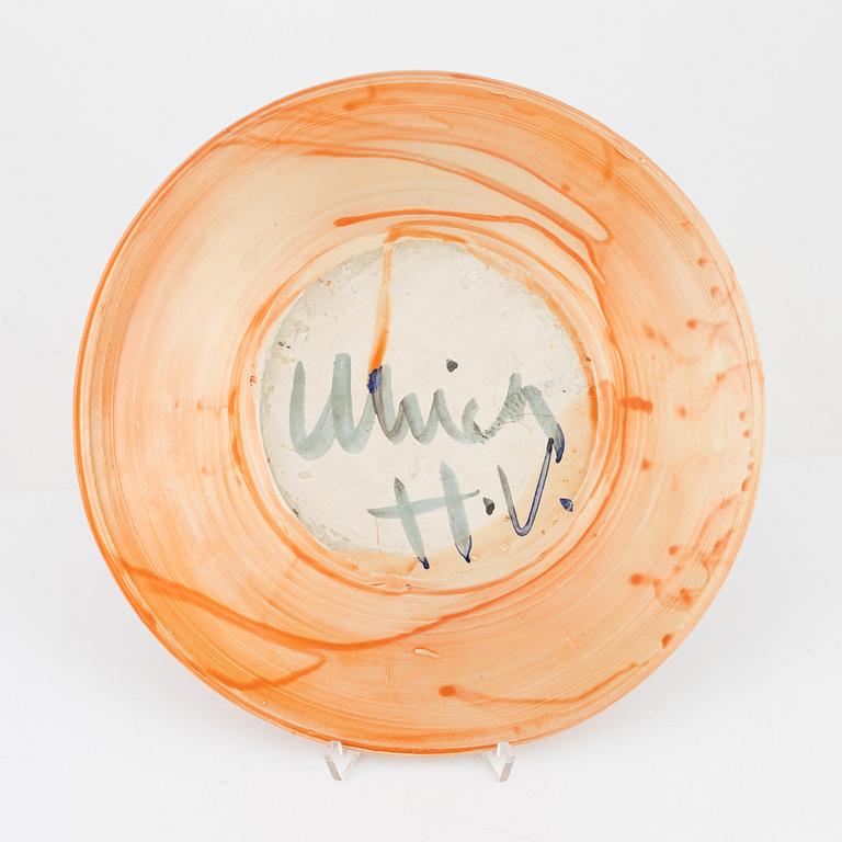 Ulrica Hydman-Vallien, a signed bowl.