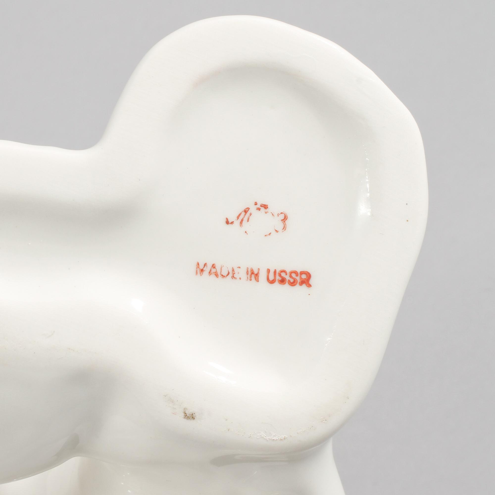 FIGURER, 2 st, porslin, Lomonosov, Ryssland, 1900-talets andra hälft.
