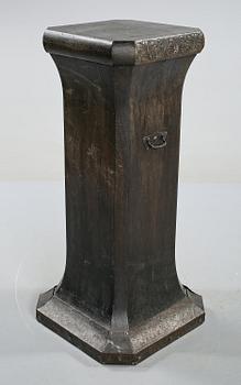 PIEDESTAL, senjugend, 1910-tal.