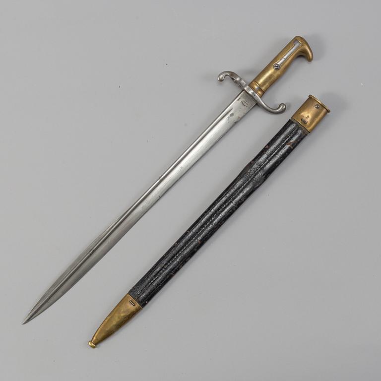 A prussian bayonet 1860 pattern with scabbard by Höller Solingen.