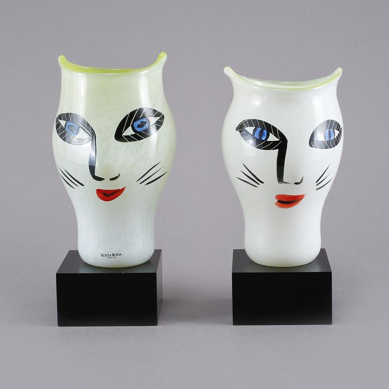 VASER, ett par, glas, Ulrica Hydman-Vallien, Kosta Boda, 1900-talets slut.