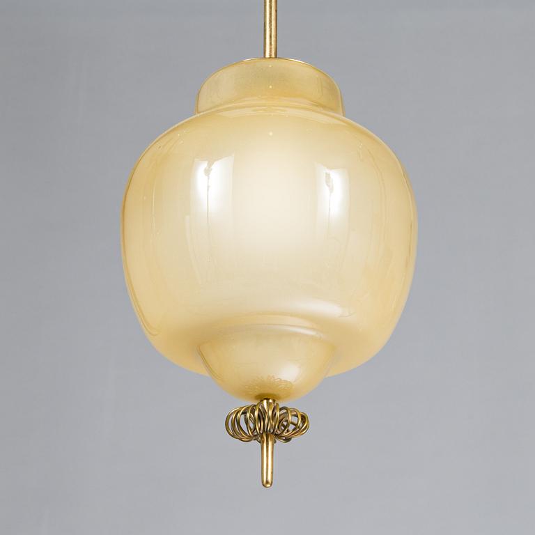 Paavo Tynell, A mid-20th-century pendant ceiling light, model '1094', for Taito, Finland.