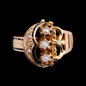 RING, 18 k guld, 1888. Vikt 2 gram.