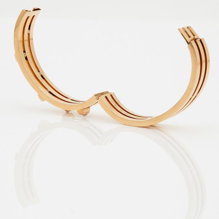 A BRACELET.