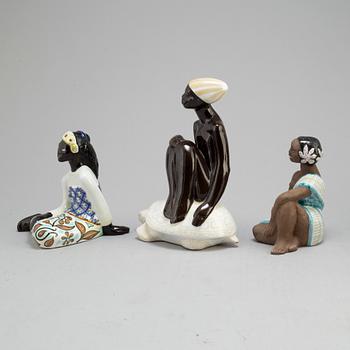 MARI SIMMULSON, figuriner, 3 st, lergods, Upsala-Ekeby, 1950-tal.
