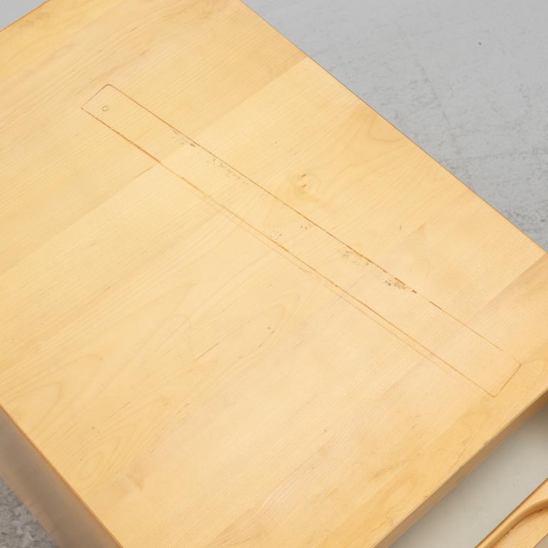 Alvar Aalto, a table model 81 B with drawer, Artek, Finland.