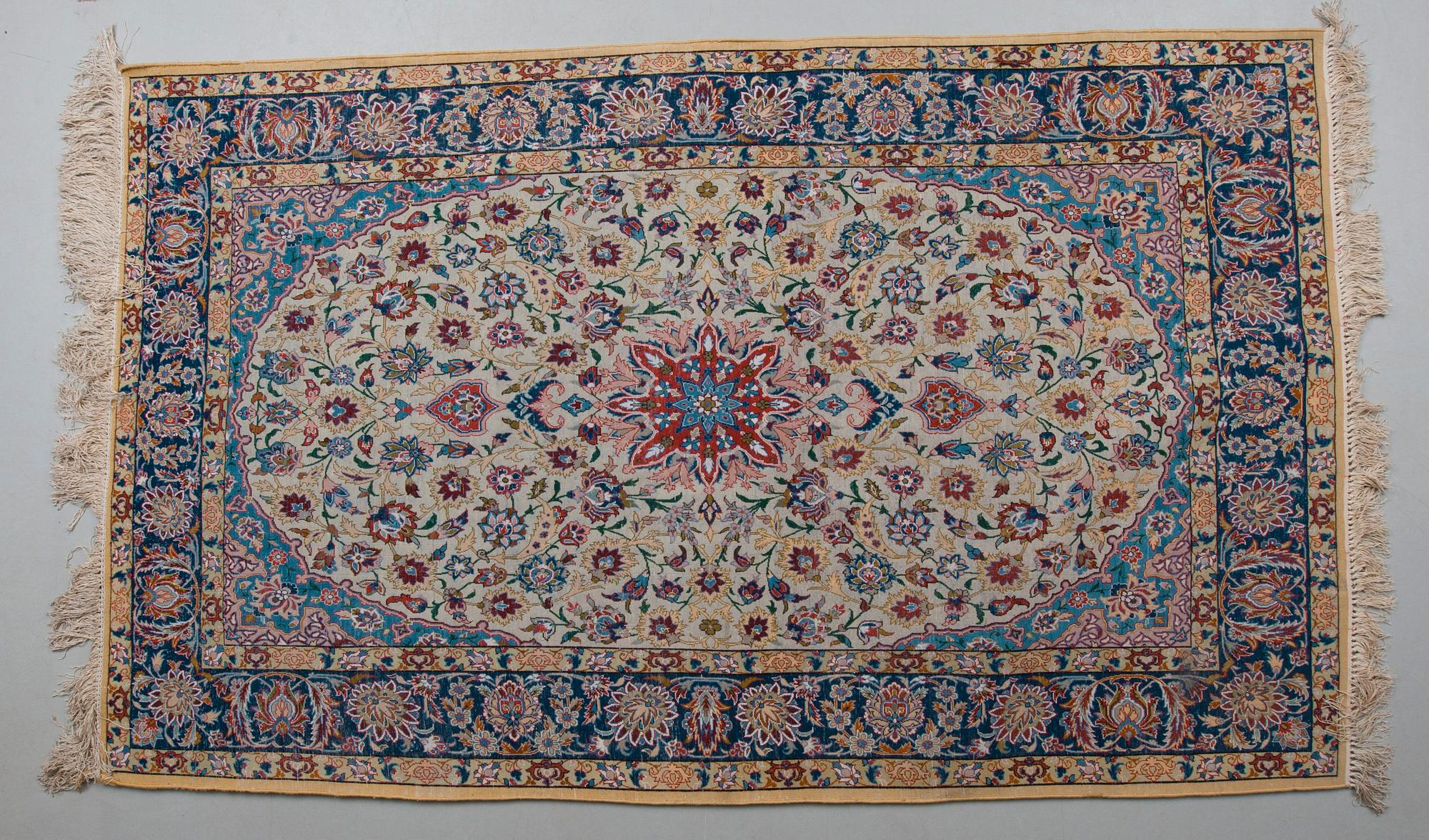 MATTA, Iran, ca 183 x 113,5 cm.