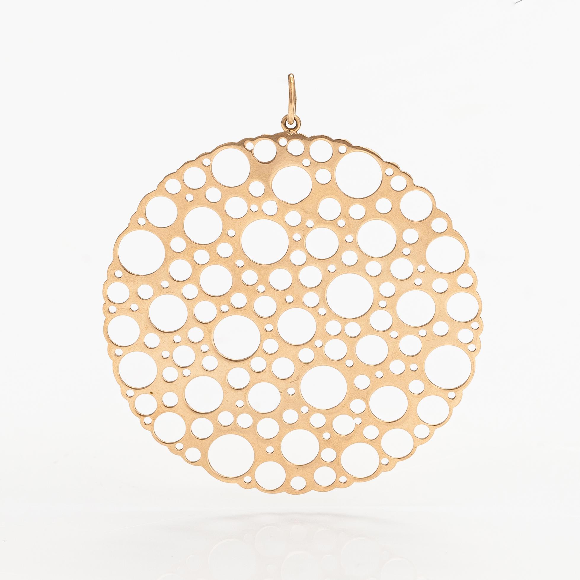 Liisa Vitali, A 14K gold pendant "Pitsi". Westerback, Helsinki 1971.