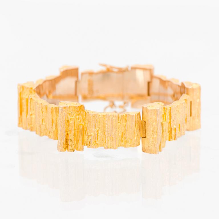 A BJÖRN WECKSTRÖM BRACELET, 'Mystica', 14K gold. Lapponia 1977.