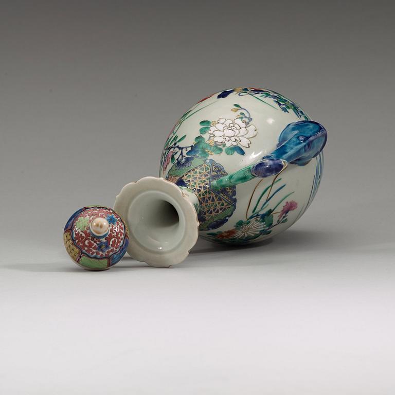 KANNA med LOCK, porslin. Japan, Meij (1868-1912).