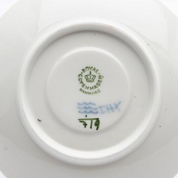 Royal Copenhagen, servisdelar, 26 delar, porslin, "Musselmalet", Danmark.