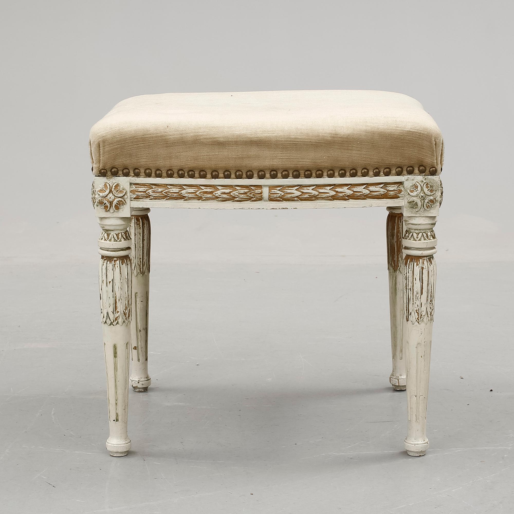 TABURETT, gustaviansk stil, omkring sekelskiftet 1900.