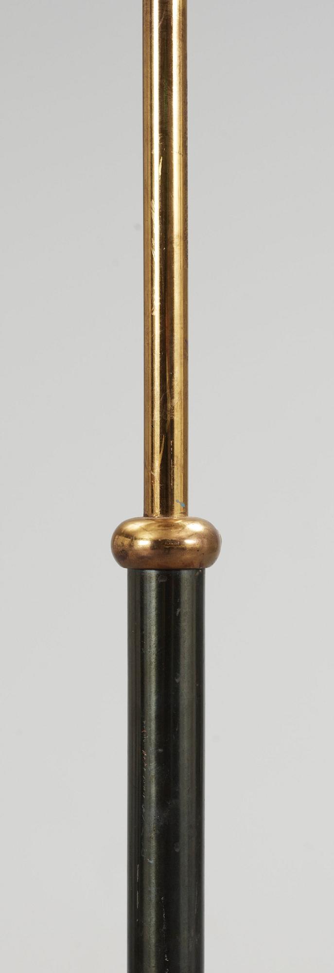 GOLVLAMPA, mässing, modell 2564, Firma Svenskt Tenn.