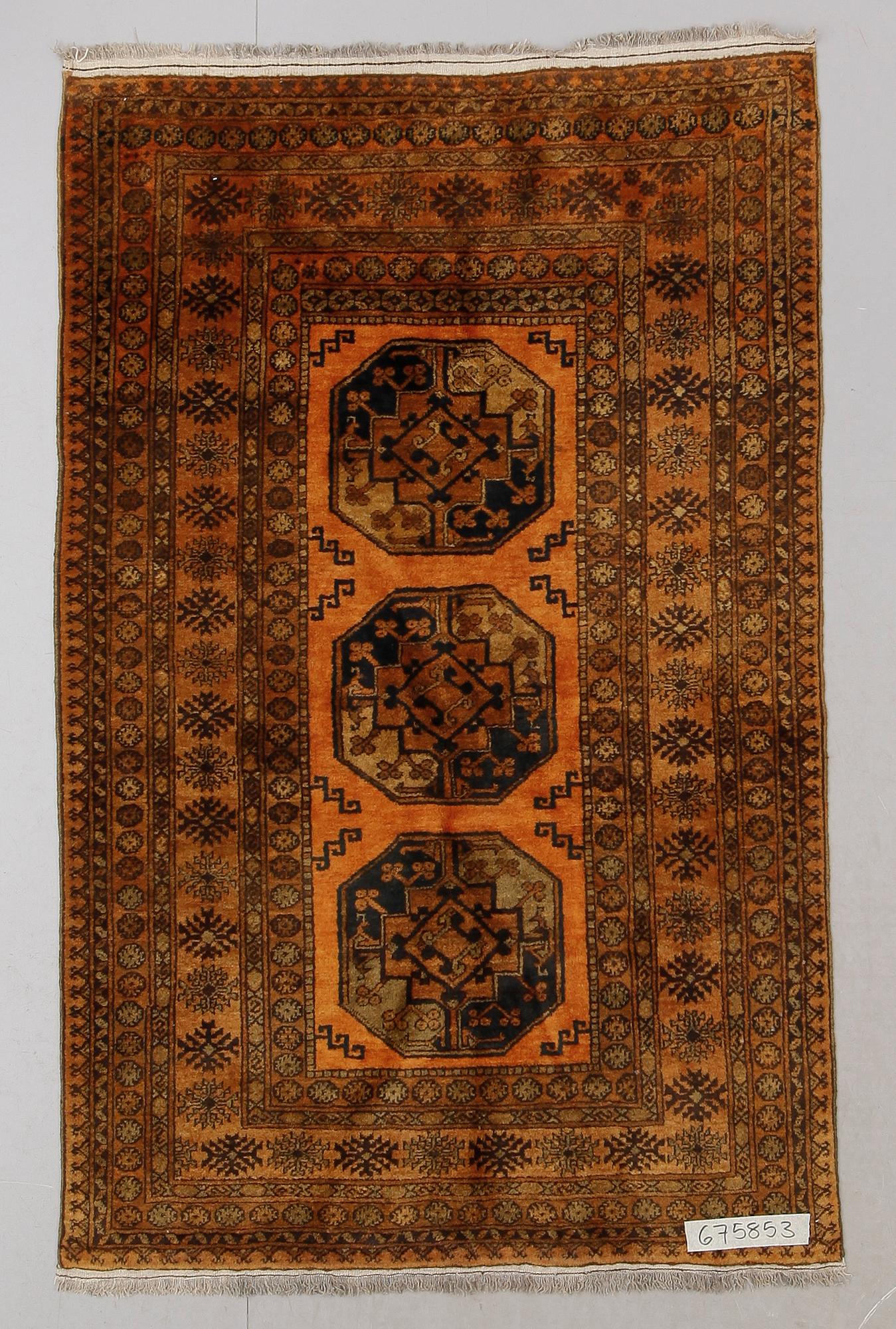 MATTA, guldafghan. Ca 205 x 130 cm.